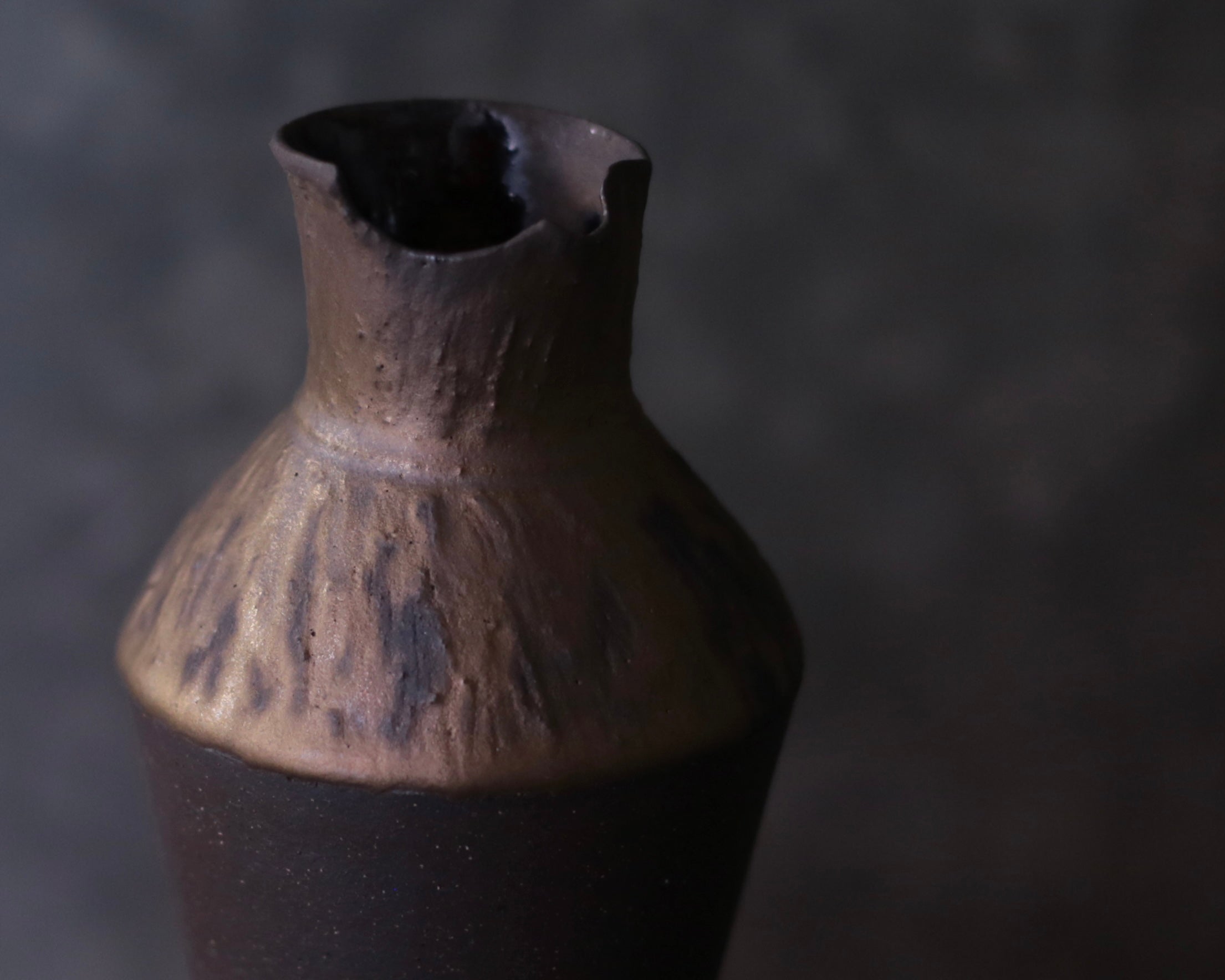 【黑金煉練系列】- 花器 BG07【Black Gold Refinement Series】Vase BG07